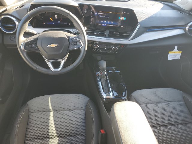 Certified 2024 Chevrolet Trax LT w/ Driver Confidence Package FWD image 11