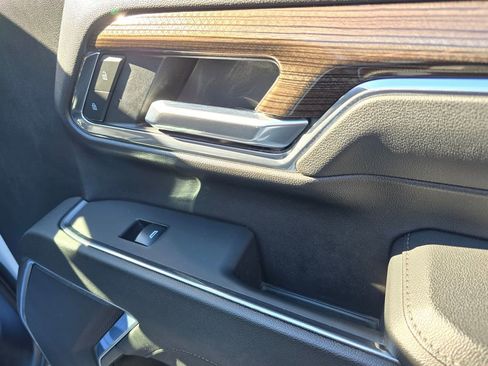 Used 2024 Chevrolet Silverado 3500 LT w/ Convenience Package image 37