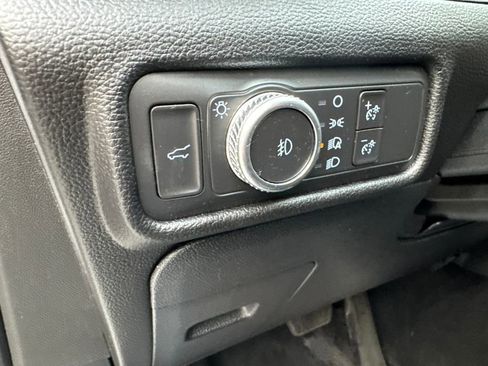 Used 2022 Ford Explorer XLT w/ Equipment Group 202A AWD/4WD image 60