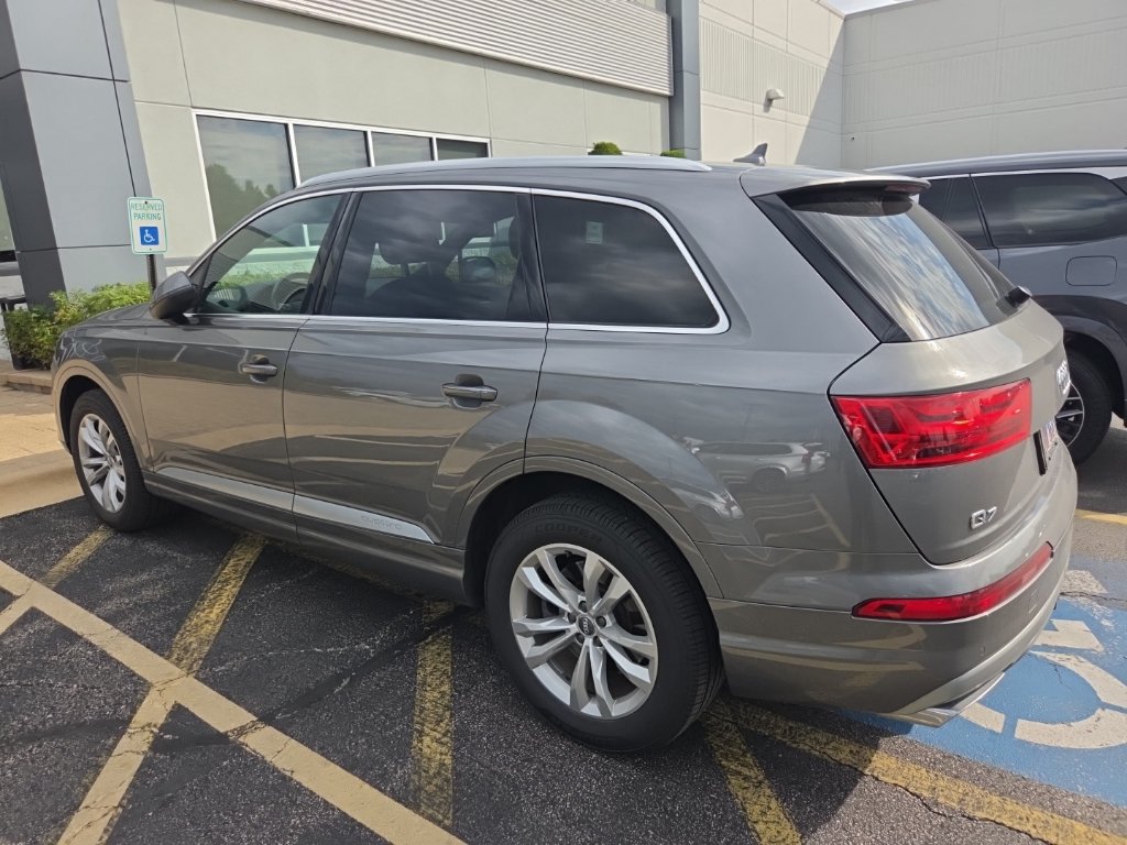 Used 2017 Audi Q7 2.0T Premium Plus w/ Premium Plus Package AWD/4WD image 5
