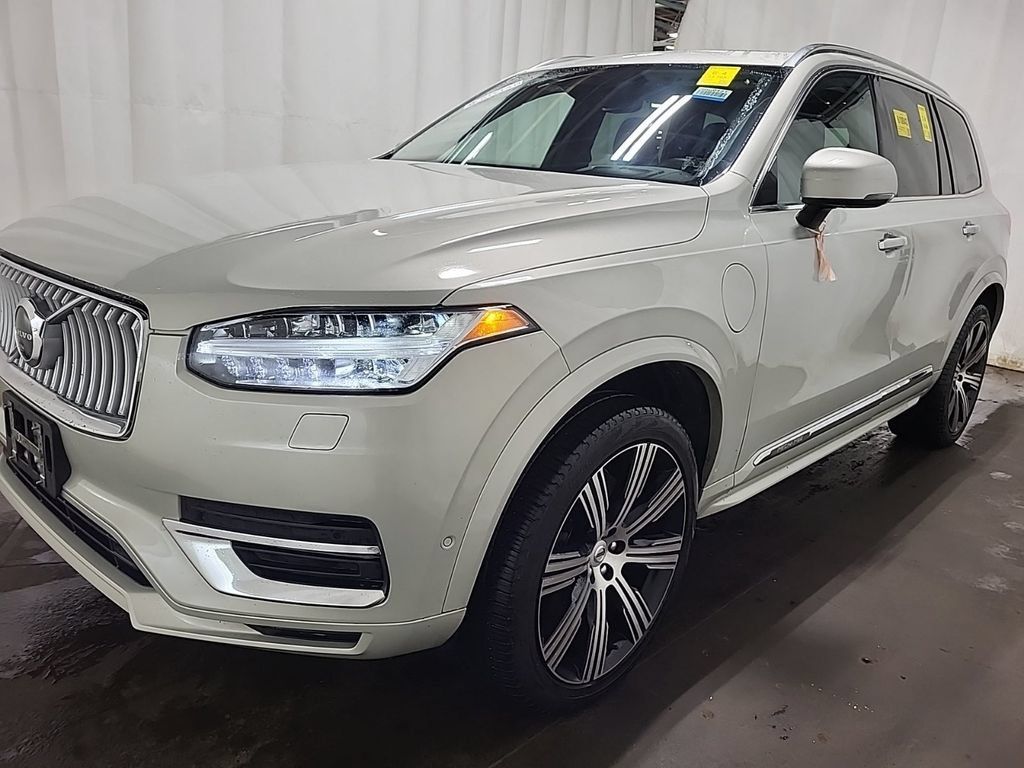 Used 2022 Volvo XC90 T8 Inscription AWD/4WD image 1