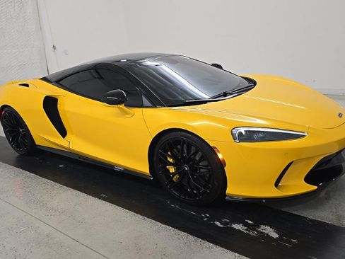 Used 2023 McLaren GT RWD image 2