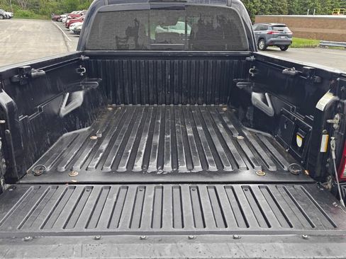 Used 2019 Toyota Tacoma TRD Sport AWD/4WD image 8