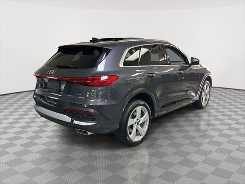 Used 2025 Audi Q5 Premium Plus w/ Premium Plus AWD/4WD image 3