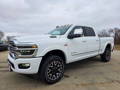 New 2025 RAM 2500 Limited AWD/4WD image 3