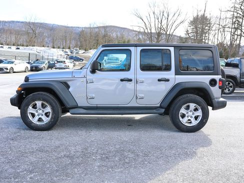 Used 2018 Jeep Wrangler Unlimited Sport S image 4