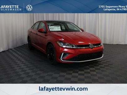 New 2025 Volkswagen Jetta SE w/ Sunroof Package