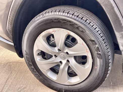 Used 2021 Toyota RAV4 LE w/ Carpet Mat Package (TMS) FWD image 9
