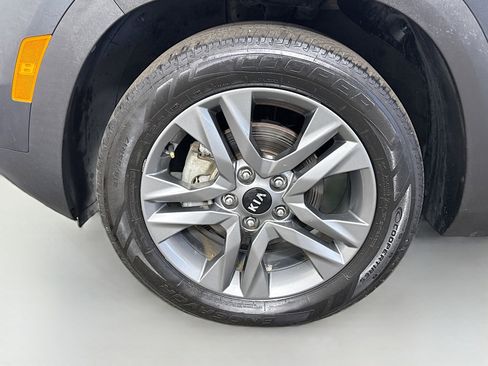 Used 2021 Kia Seltos S FWD image 37