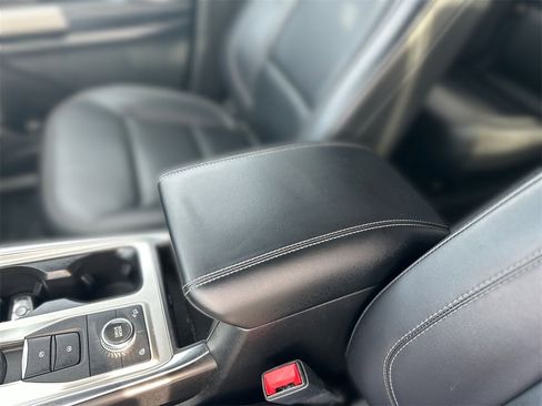 Used 2022 Ford Explorer XLT w/ Equipment Group 202A image 21