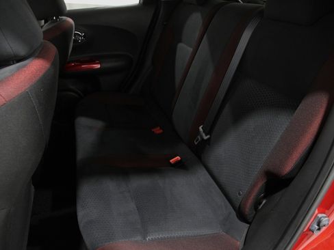 Used 2014 Nissan Juke SV image 16