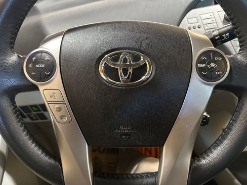 Used 2013 Toyota Prius Four w/ Deluxe Solar Roof Pkg image 8