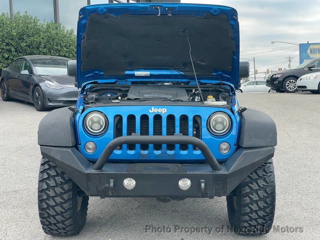 Used 2015 Jeep Wrangler Unlimited Rubicon w/ Connectivity Group AWD/4WD image 22