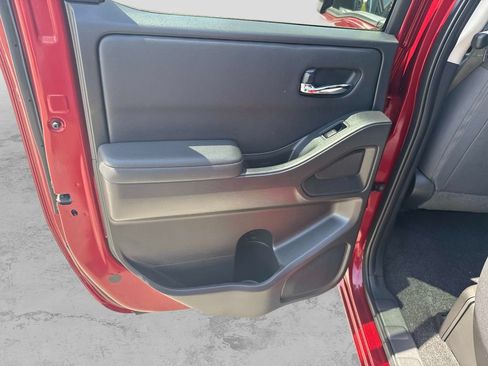 Certified 2024 Nissan Frontier SV w/ SV Convenience Package AWD/4WD image 14