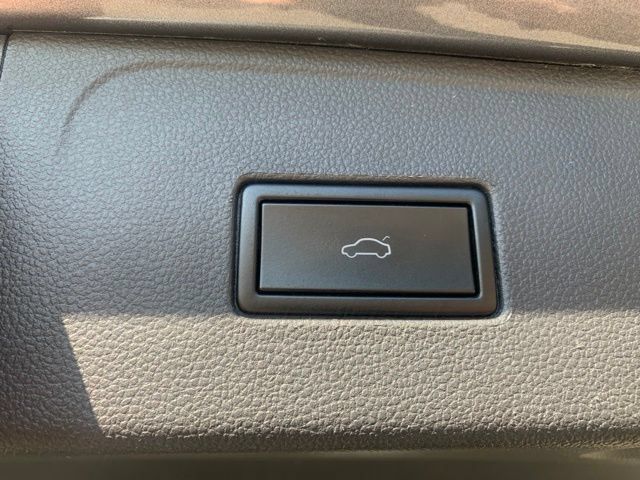 Used 2021 Volkswagen Atlas SEL AWD/4WD image 6
