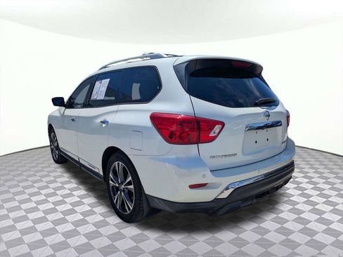 Used 2017 Nissan Pathfinder Platinum FWD image 5