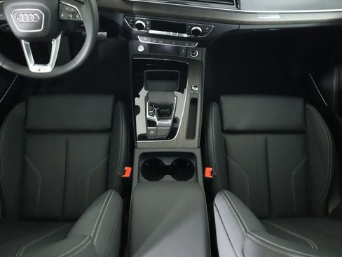 Used 2025 Audi Q5 e Premium Plus w/ Premium Plus Package image 18