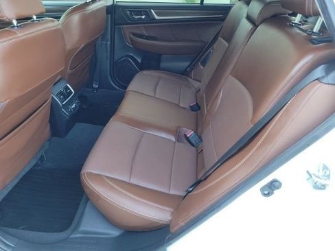 Used 2018 Subaru Outback 3.6R Touring w/ Popular Package #3 AWD/4WD image 13