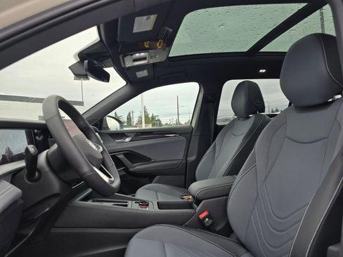 New 2026 Volkswagen Tiguan SE R-Line image 21