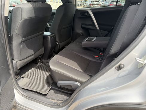 Used 2017 Toyota RAV4 LE AWD/4WD image 21