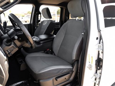 Used 2021 RAM 2500 Big Horn image 31