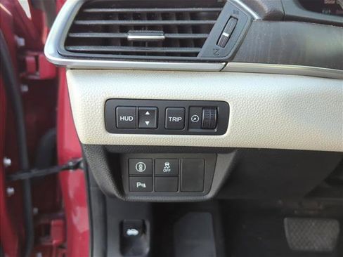 Used 2018 Honda Accord Touring image 15