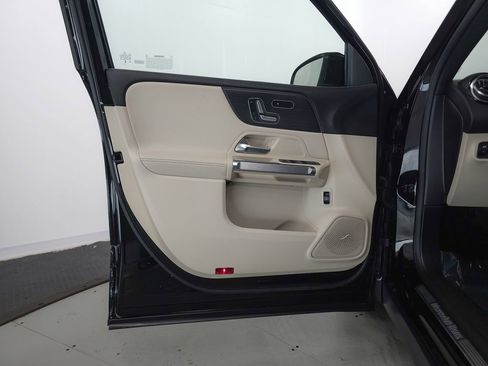 Certified 2026 Mercedes-Benz GLB 250 4MATIC image 5