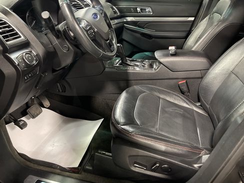 Used 2018 Ford Explorer Sport w/ Equipment Group 401A image 11