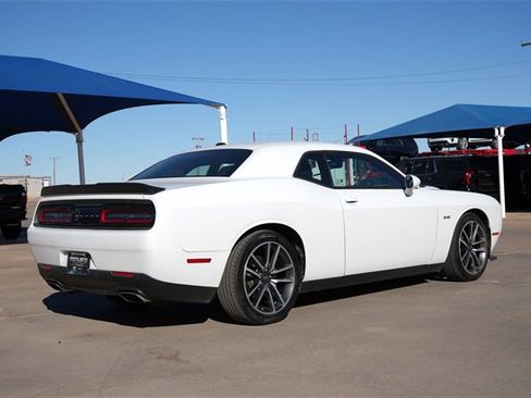 Used 2023 Dodge Challenger R/T image 4