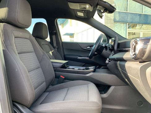 Used 2025 Chevrolet Equinox LT image 35