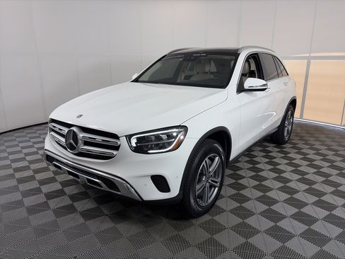 Used 2022 Mercedes-Benz GLC 300 4MATIC image 2