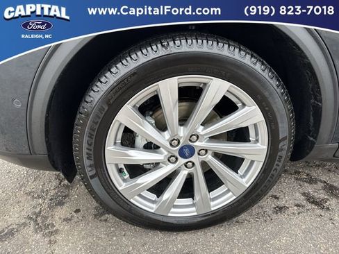 Certified 2022 Ford Escape Titanium w/ Titanium Elite Package image 12