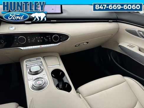 Used 2023 Genesis GV70 2.5T w/ Advanced Package image 18