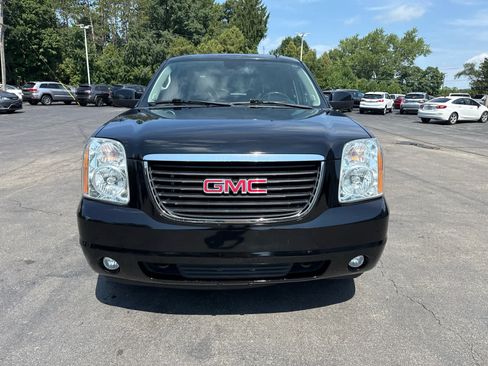 Used 2013 GMC Yukon XL SLT w/ SLT-2 Equipment Package AWD/4WD image 8