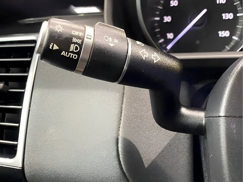 Used 2017 Land Rover Discovery SE image 14