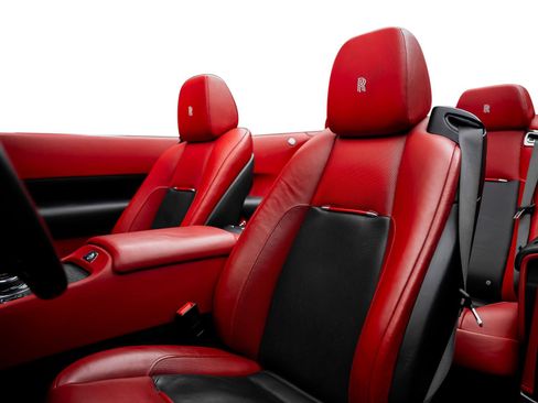 Used 2018 Rolls-Royce Dawn RWD image 33