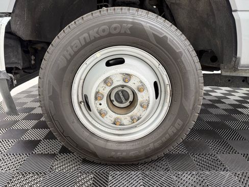 Used 2023 Ford F350 XLT image 12