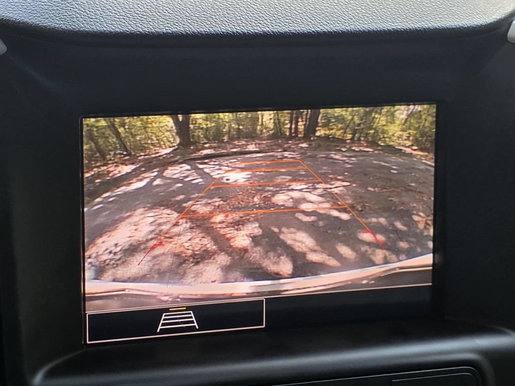 Used 2022 GMC Terrain SLE FWD image 12