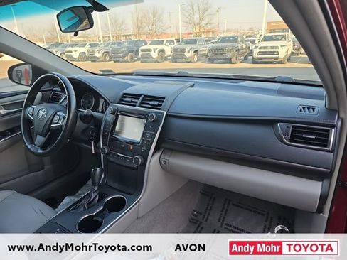 Used 2017 Toyota Camry XLE image 32