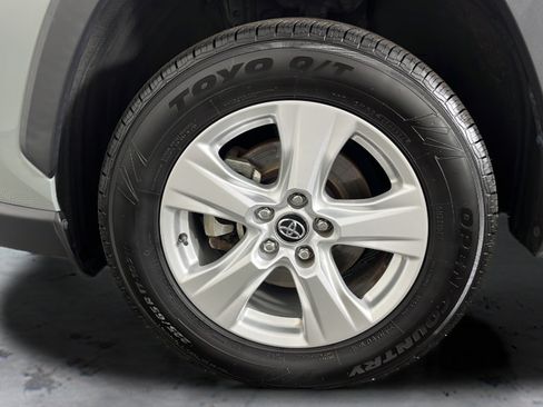 Used 2020 Toyota RAV4 XLE w/ Convenience Package FWD image 47