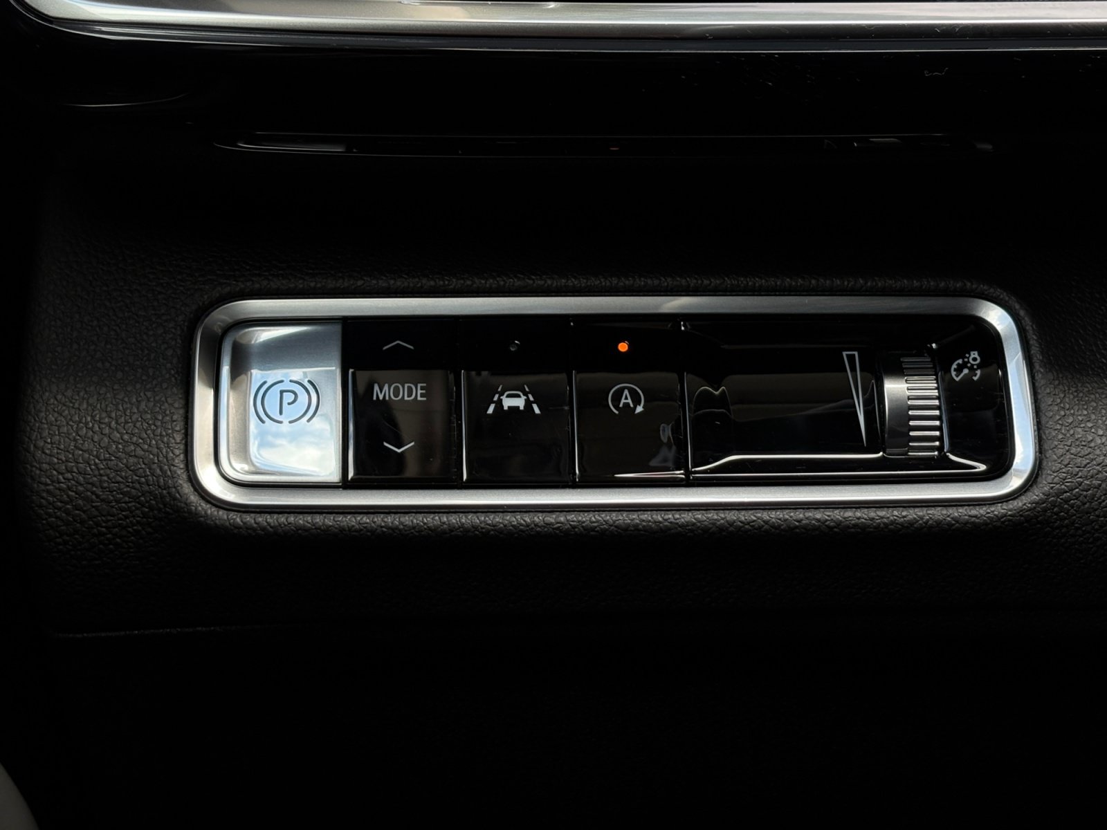 Used 2024 Buick Envision Preferred AWD/4WD image 29