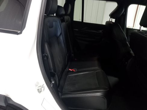 Used 2024 Jeep Grand Cherokee Altitude image 5