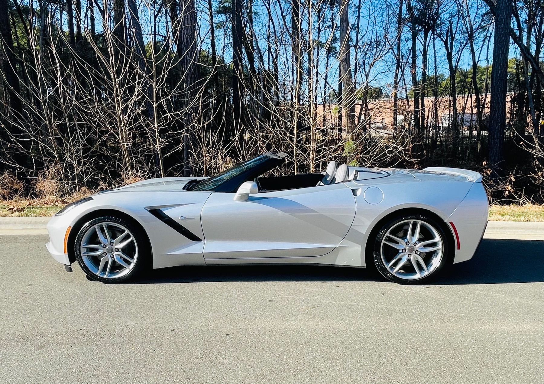Used 2015 Chevrolet Corvette Stingray Convertible w/ 2LT Preferred Equipment Group RWD image 19