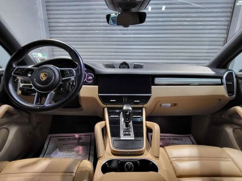 Used 2023 Porsche Cayenne Platinum Edition image 10
