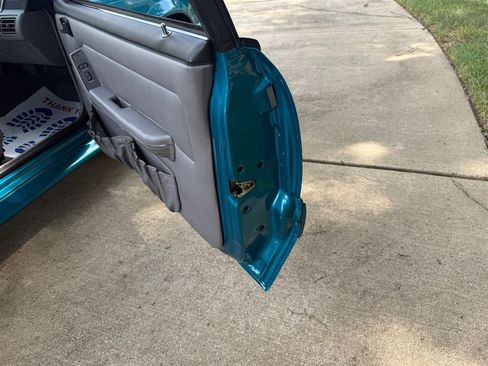 Used 1993 Ford Mustang Cobra RWD image 71