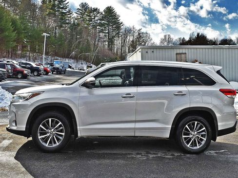 Used 2018 Toyota Highlander XLE image 4