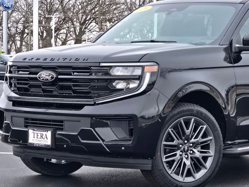 New 2026 Ford Expedition Platinum w/ Stealth Appearance Package image 2