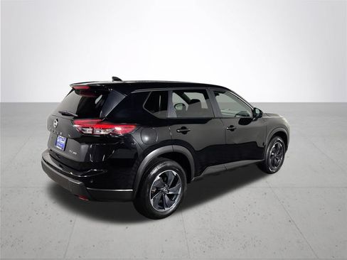 Used 2024 Nissan Rogue SV AWD/4WD image 6