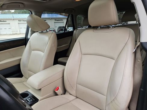 Used 2018 Subaru Outback 2.5i Limited image 24