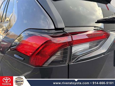 Certified 2022 Toyota RAV4 LE image 8